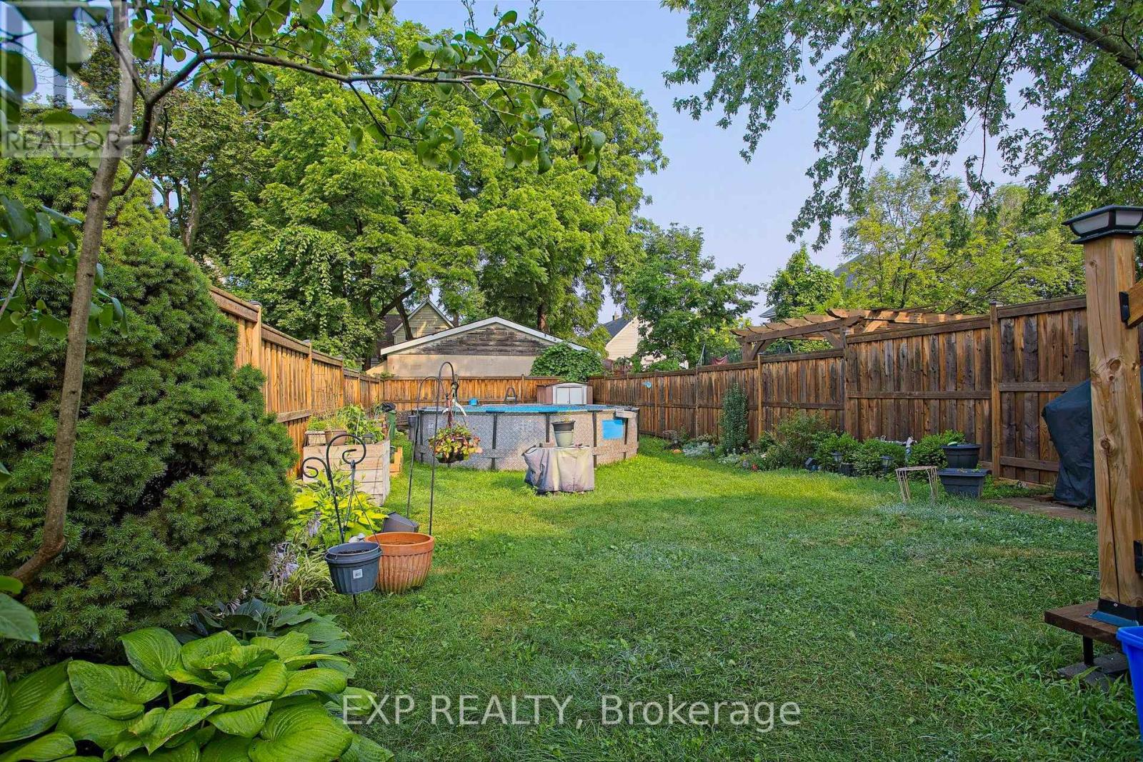 34 POPLAR AVENUE - 16