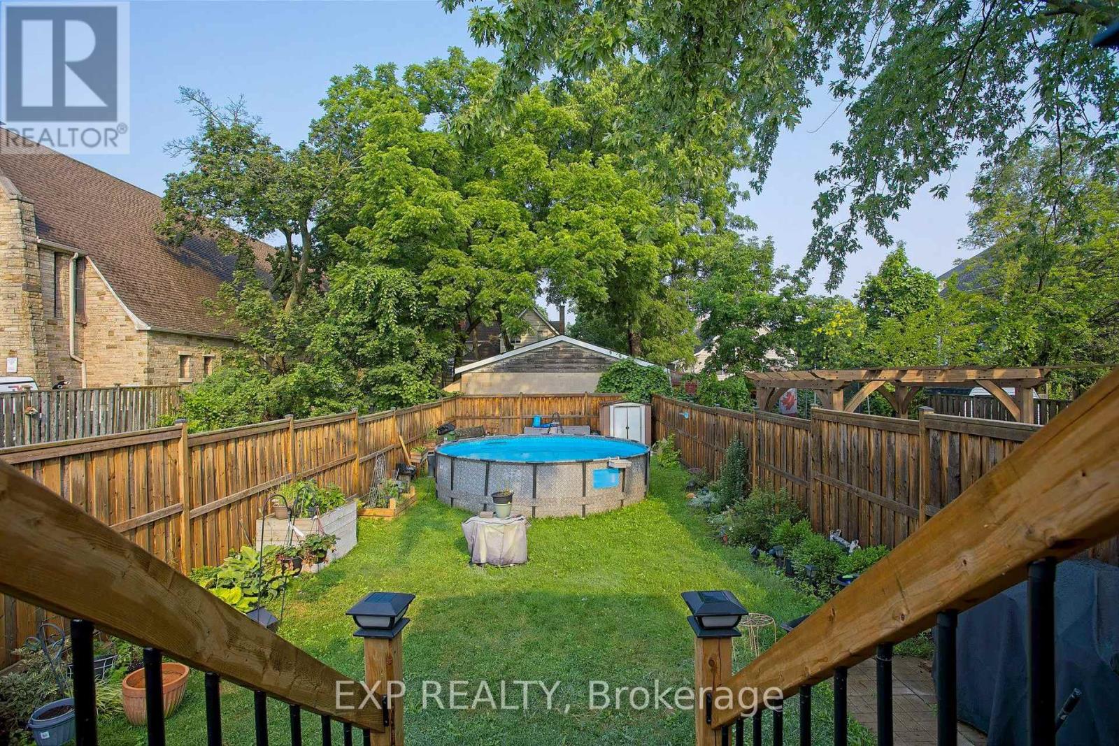 34 POPLAR AVENUE - 21
