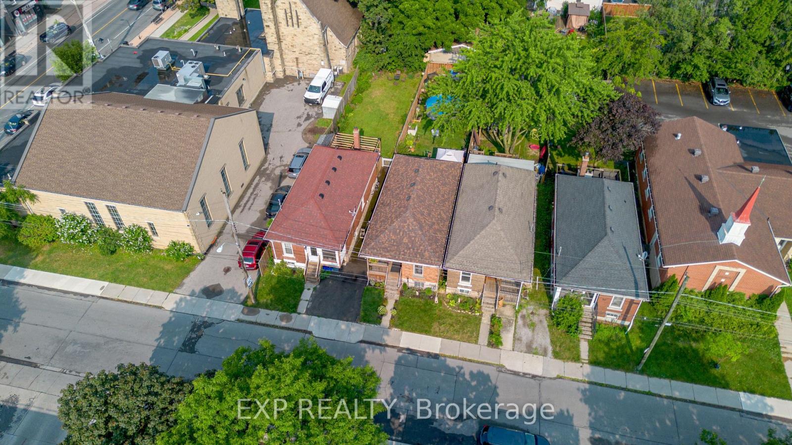 34 POPLAR AVENUE - 25