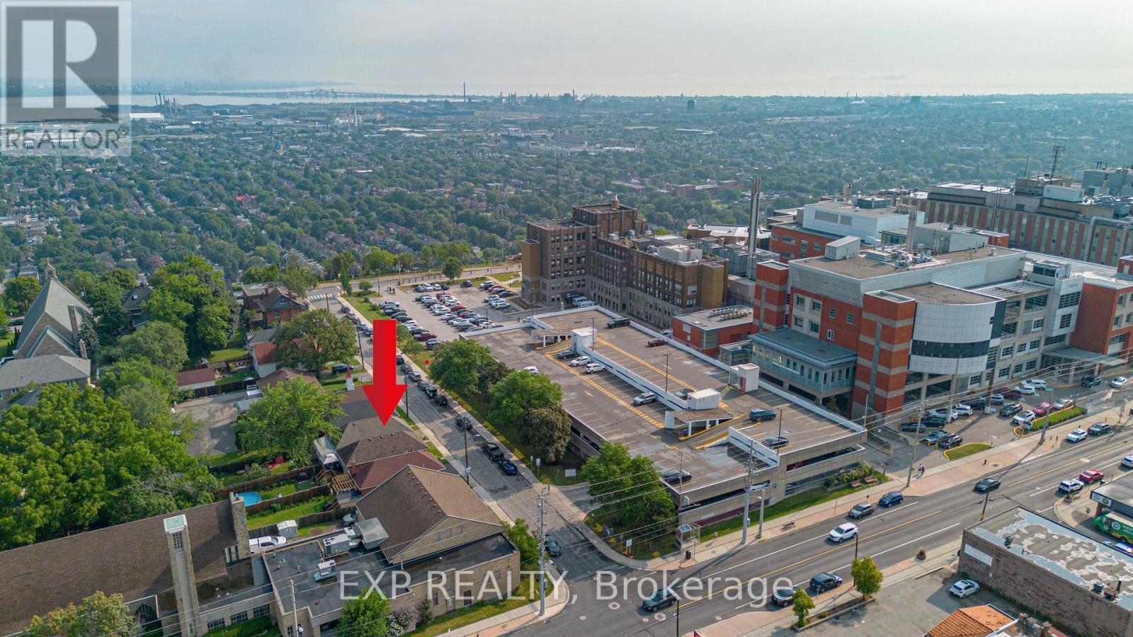 34 POPLAR AVENUE - 26