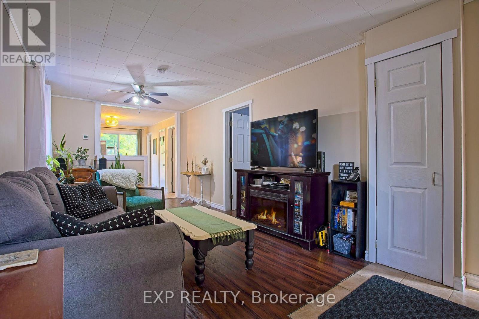 34 POPLAR AVENUE - 5