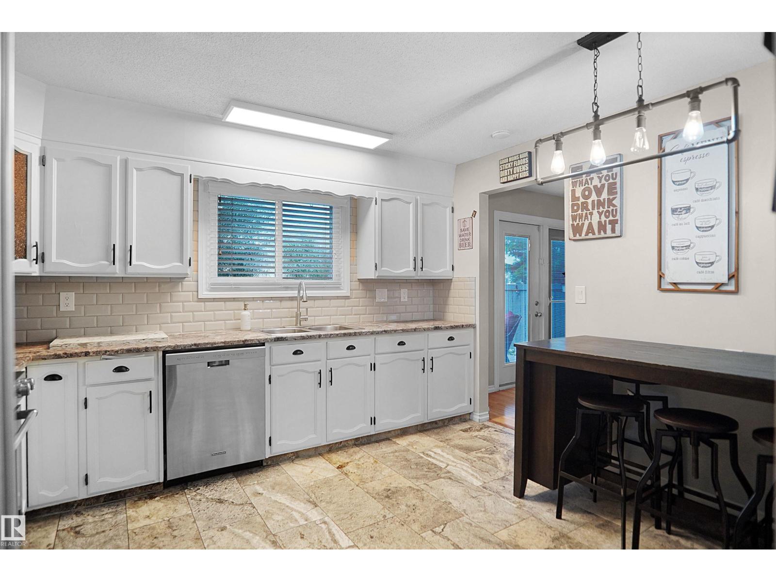 112 GARIEPY CR NW - 18