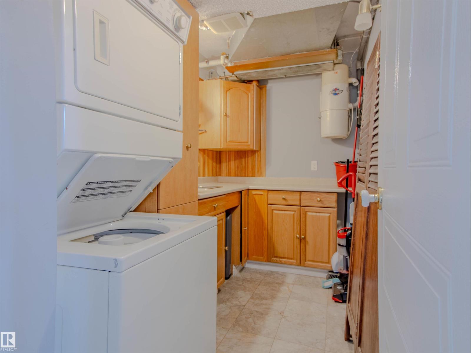 #202 8340 JASPER AV NW - 28