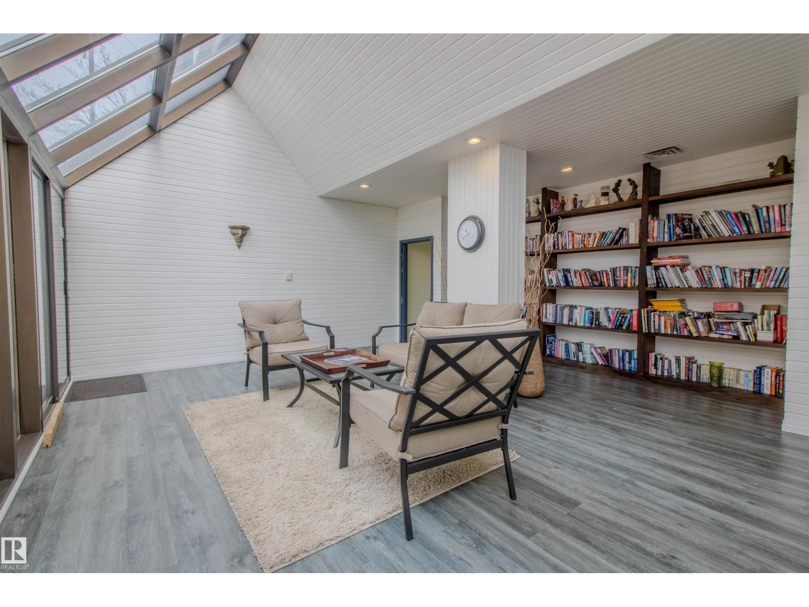 #202 8340 JASPER AV NW - 38