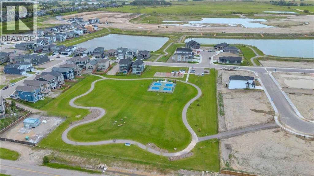 154 Lakewood Crescent - 2