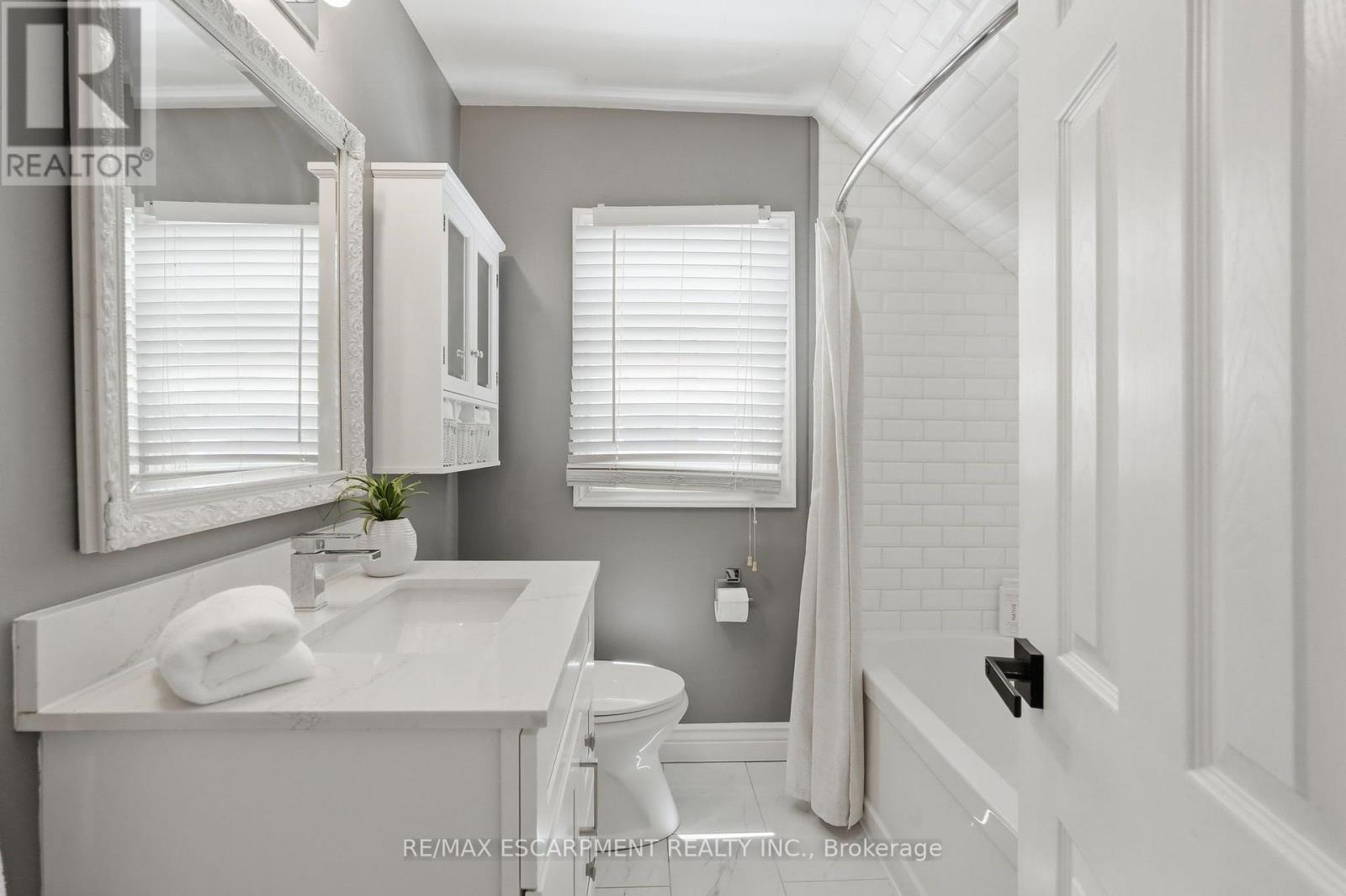170 KENSINGTON AVENUE S - 22