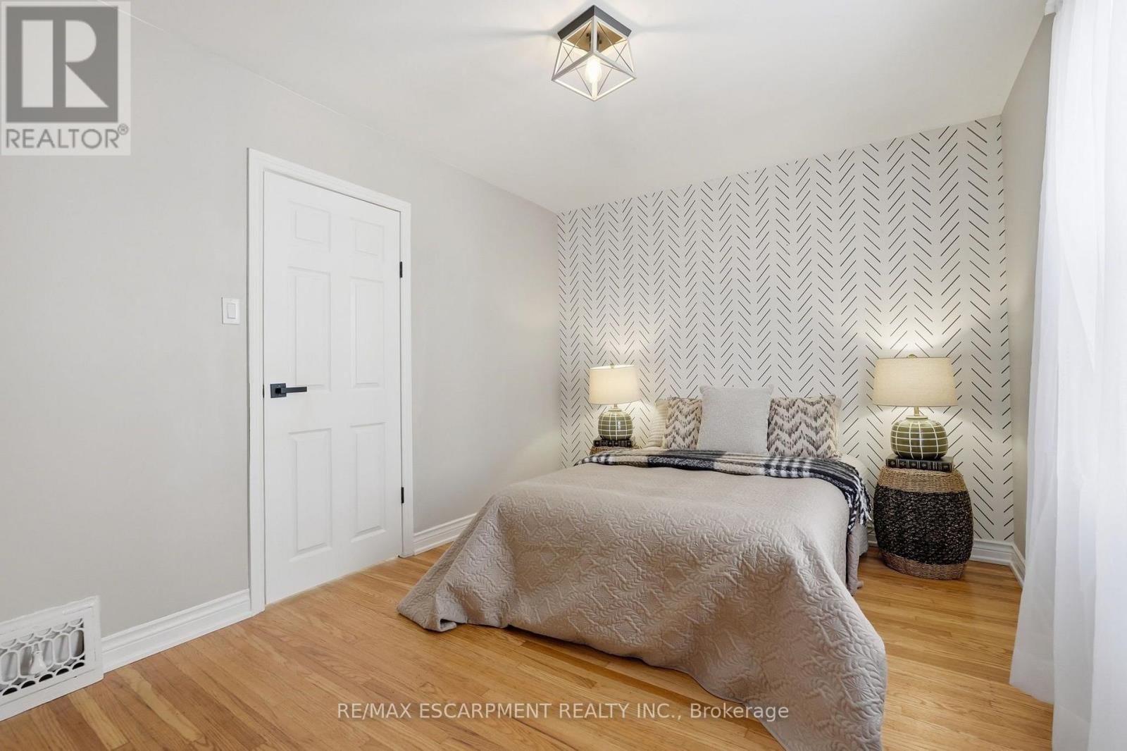 170 KENSINGTON AVENUE S - 26