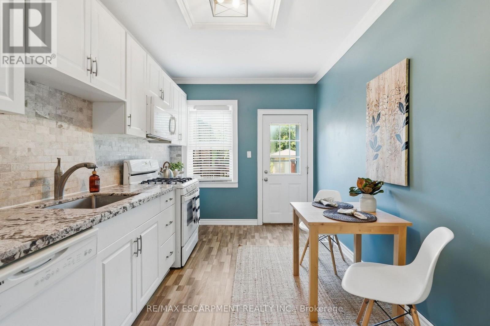 170 KENSINGTON AVENUE S - 7