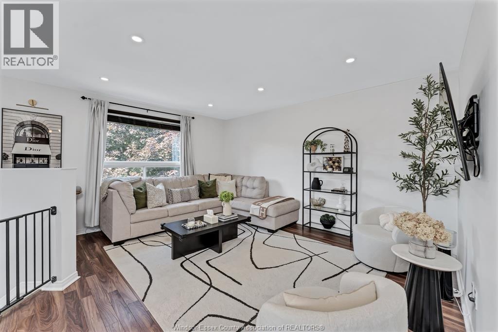 12589 HORWOOD CRESCENT - 11