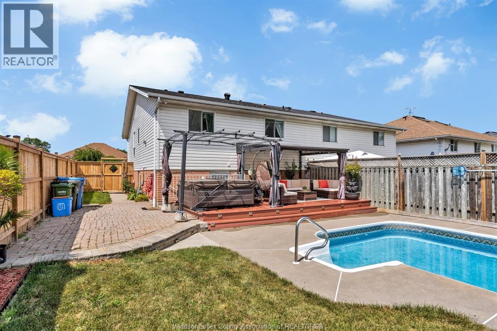 12589 HORWOOD CRESCENT - 8