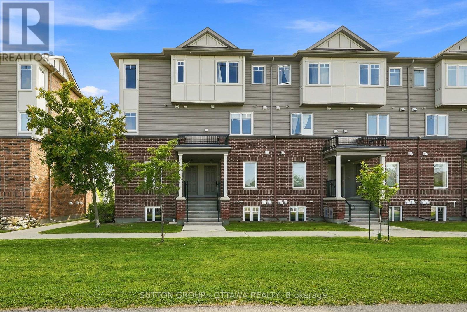 Welcome to 2563 Longfields Drive