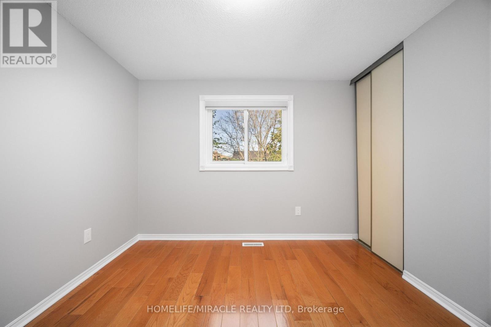 8 LANSBURY DRIVE - 21