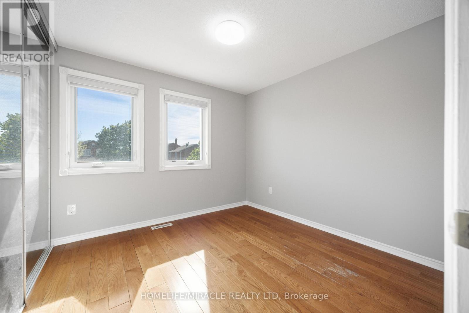 8 LANSBURY DRIVE - 23