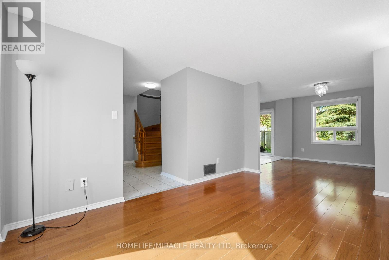 8 LANSBURY DRIVE - 9