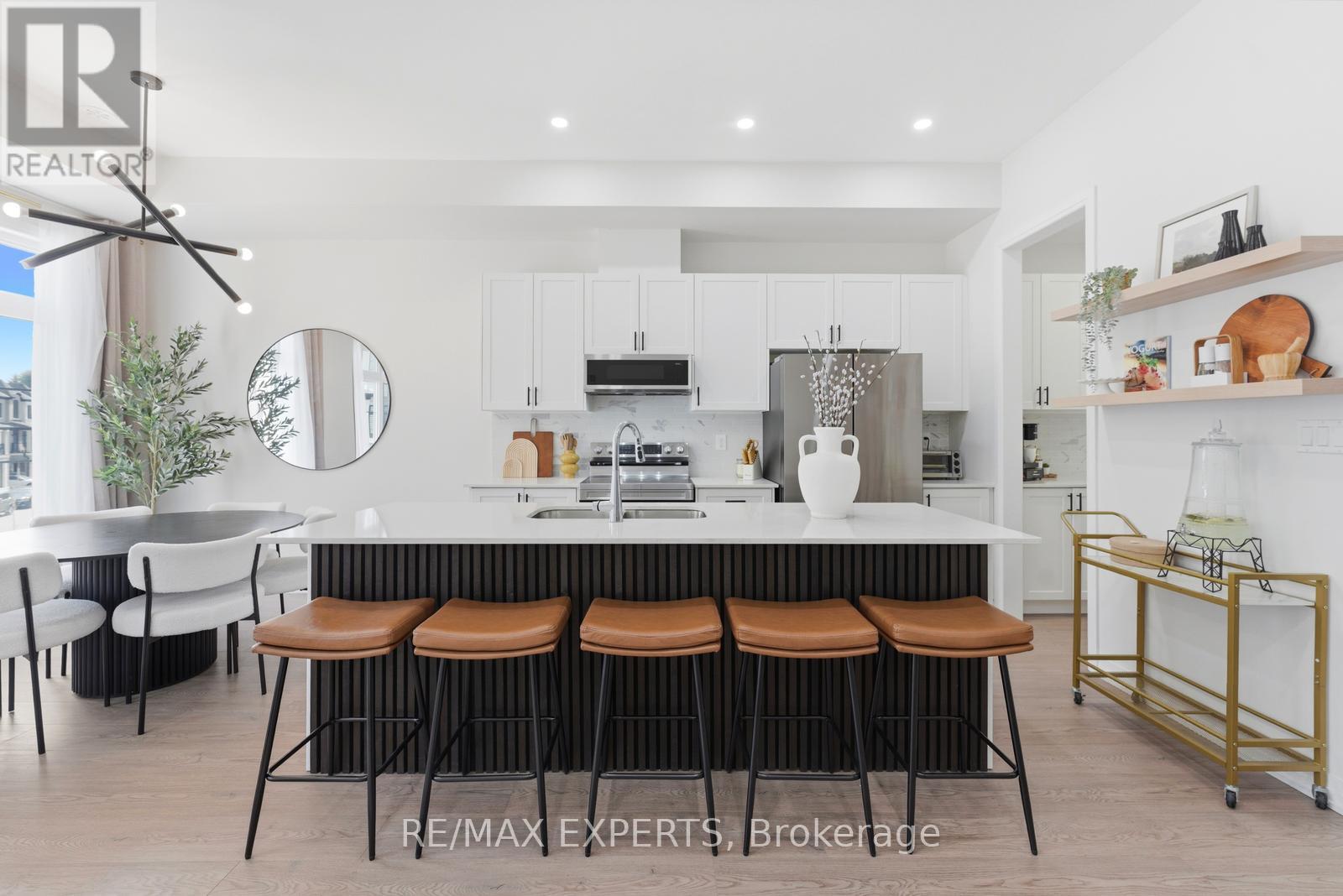 87 DE LA ROCHE DRIVE - 12
