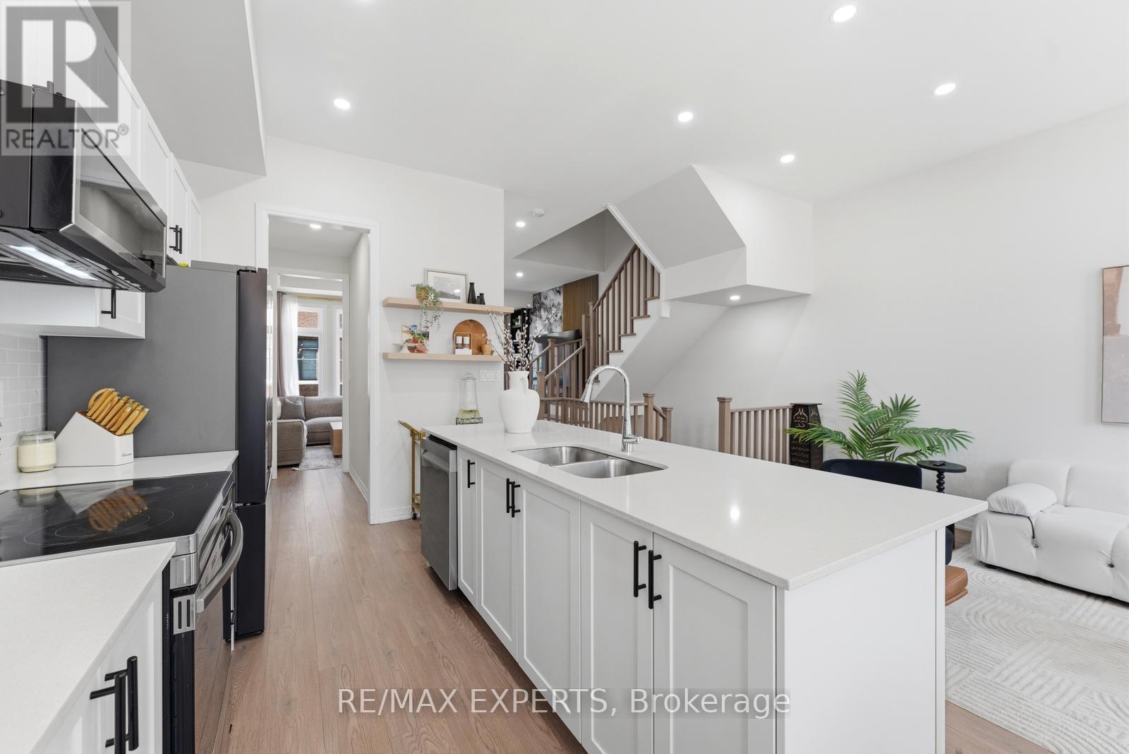 87 DE LA ROCHE DRIVE - 15