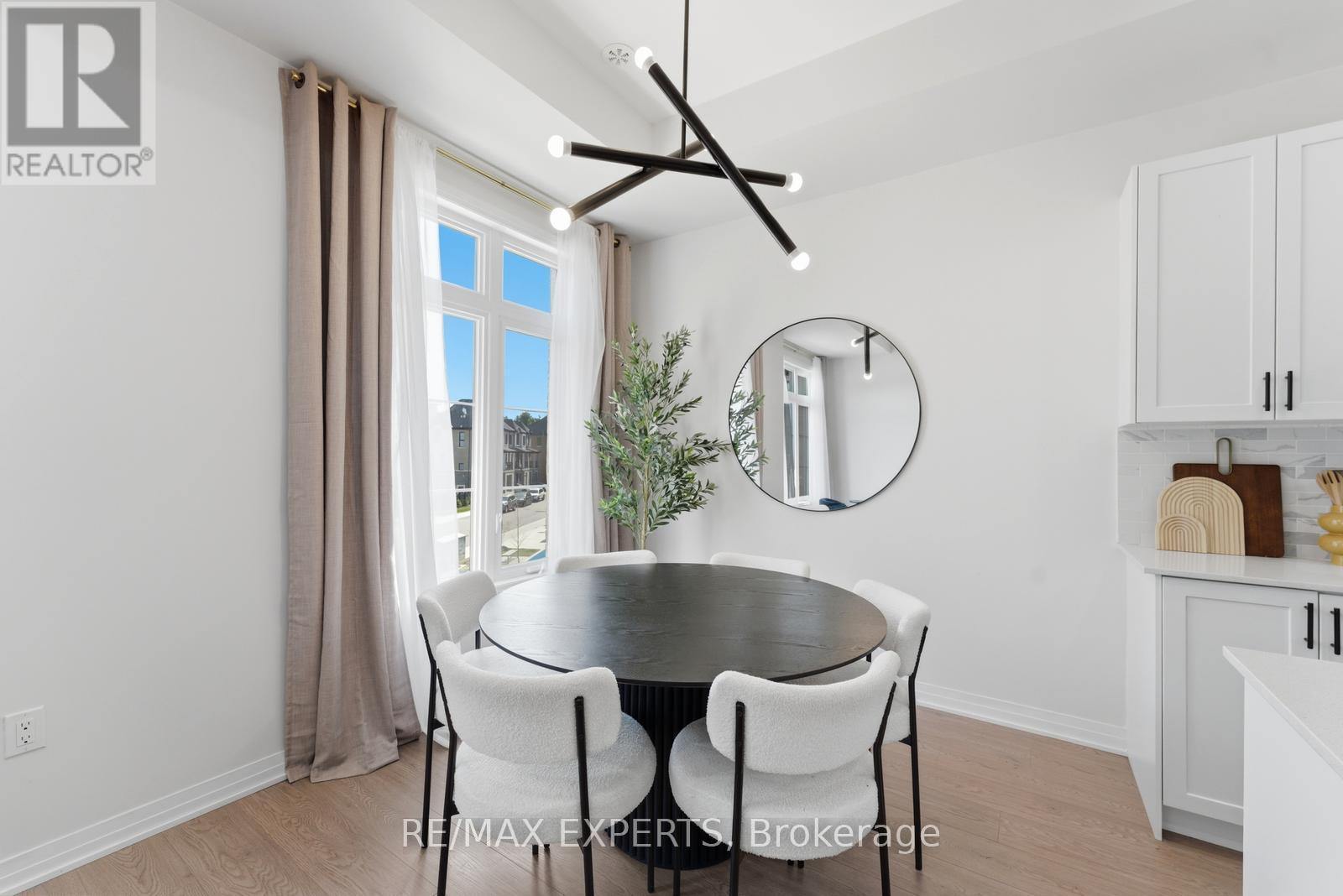 87 DE LA ROCHE DRIVE - 23