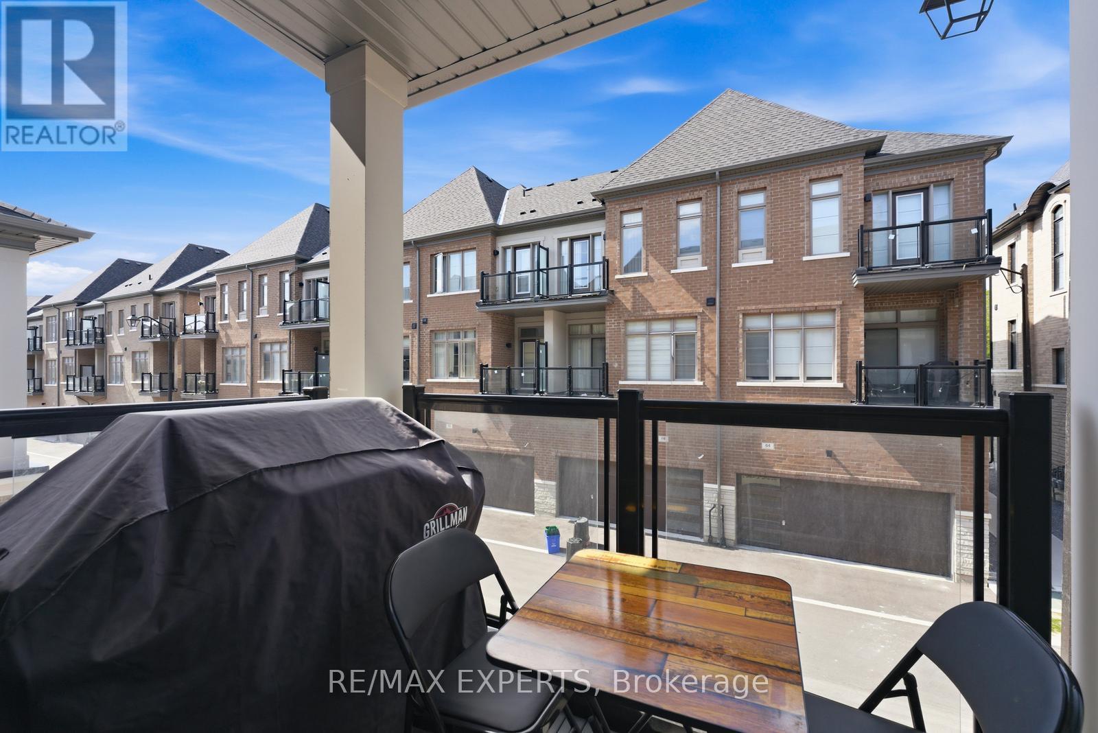 87 DE LA ROCHE DRIVE - 27