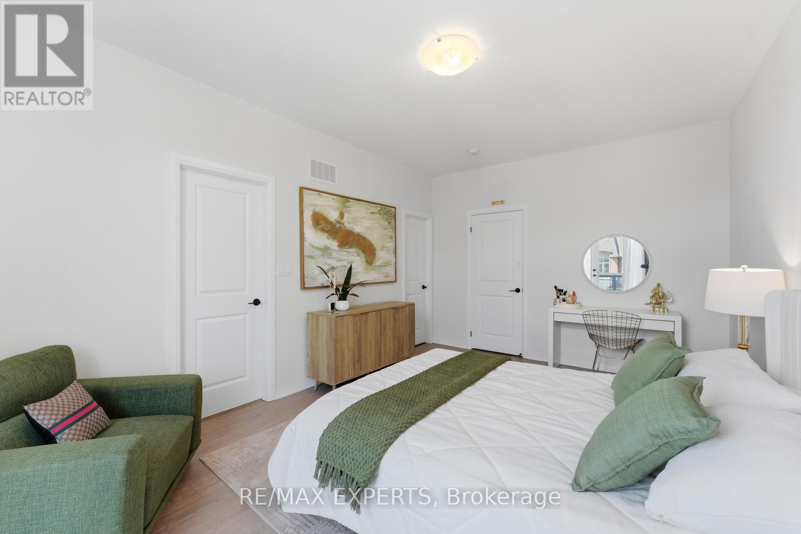 87 DE LA ROCHE DRIVE - 31