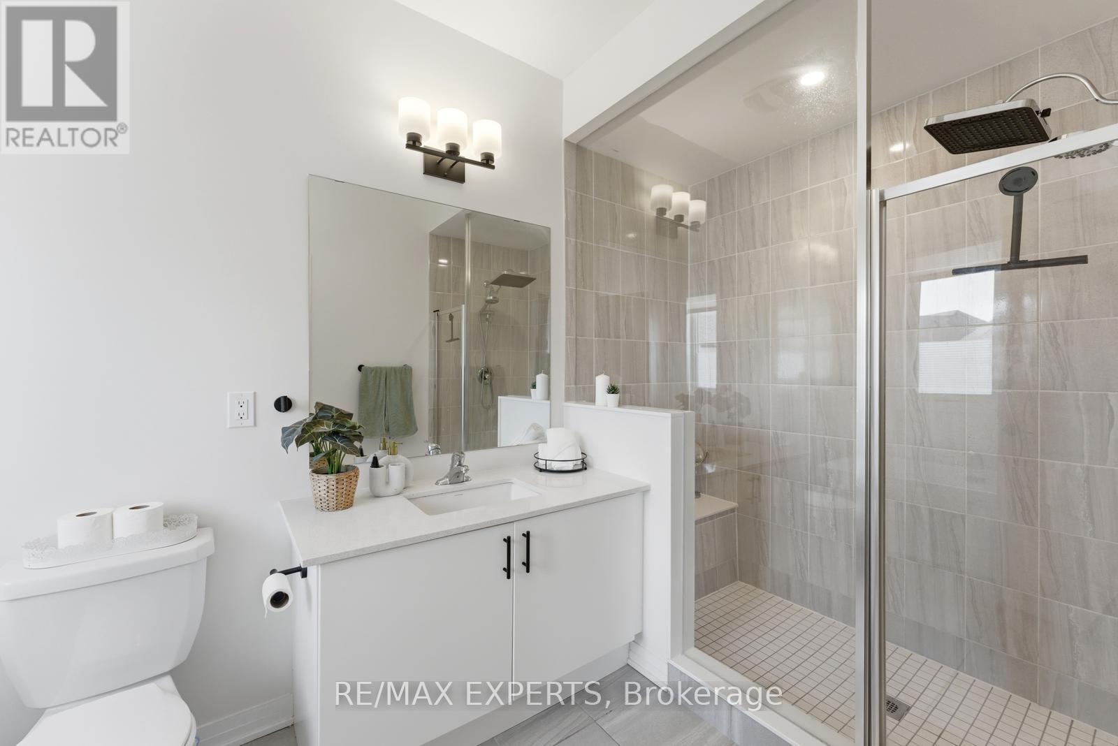 87 DE LA ROCHE DRIVE - 32