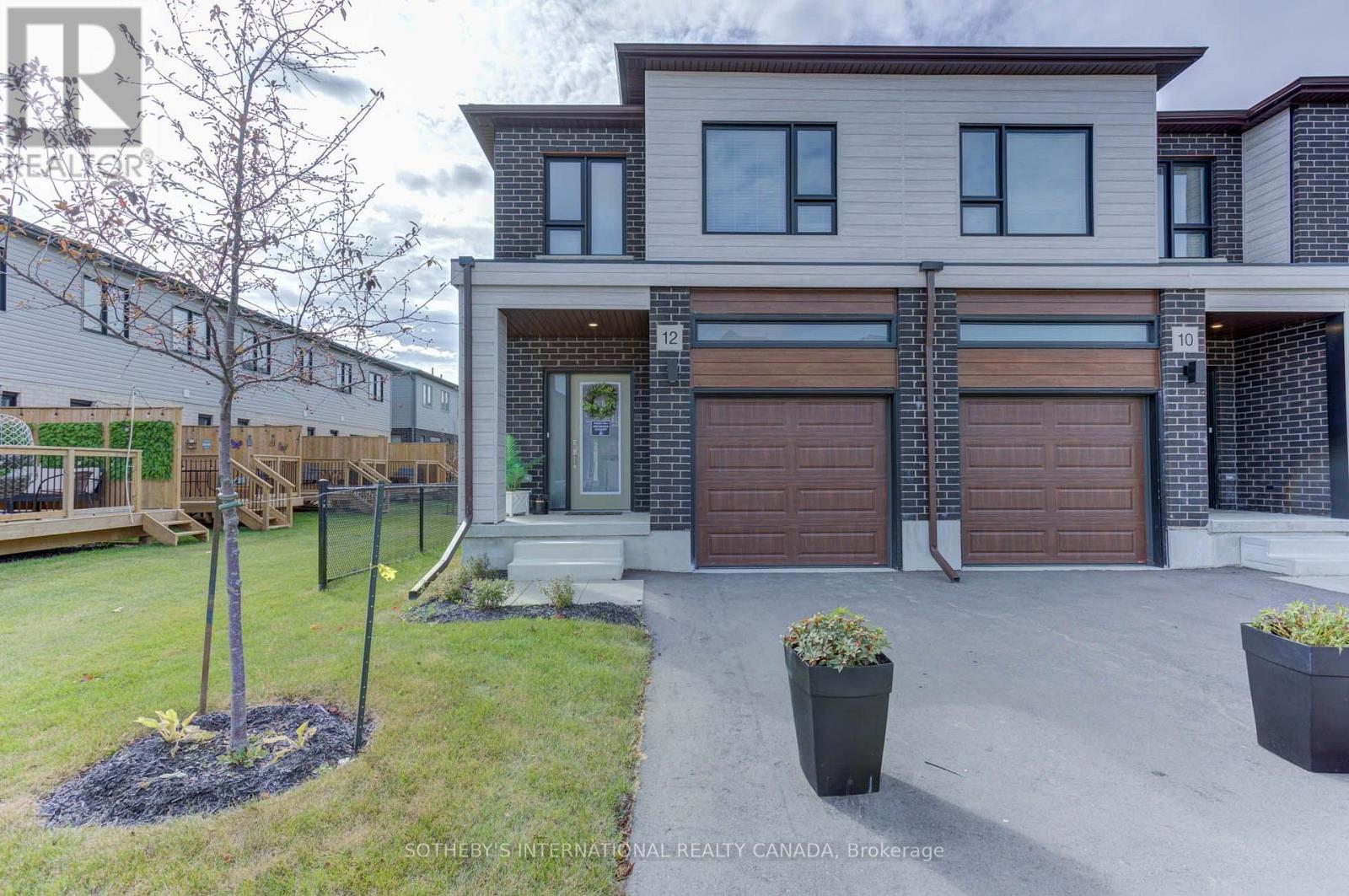 #79Q 72 BUR OAK COMMON - 1