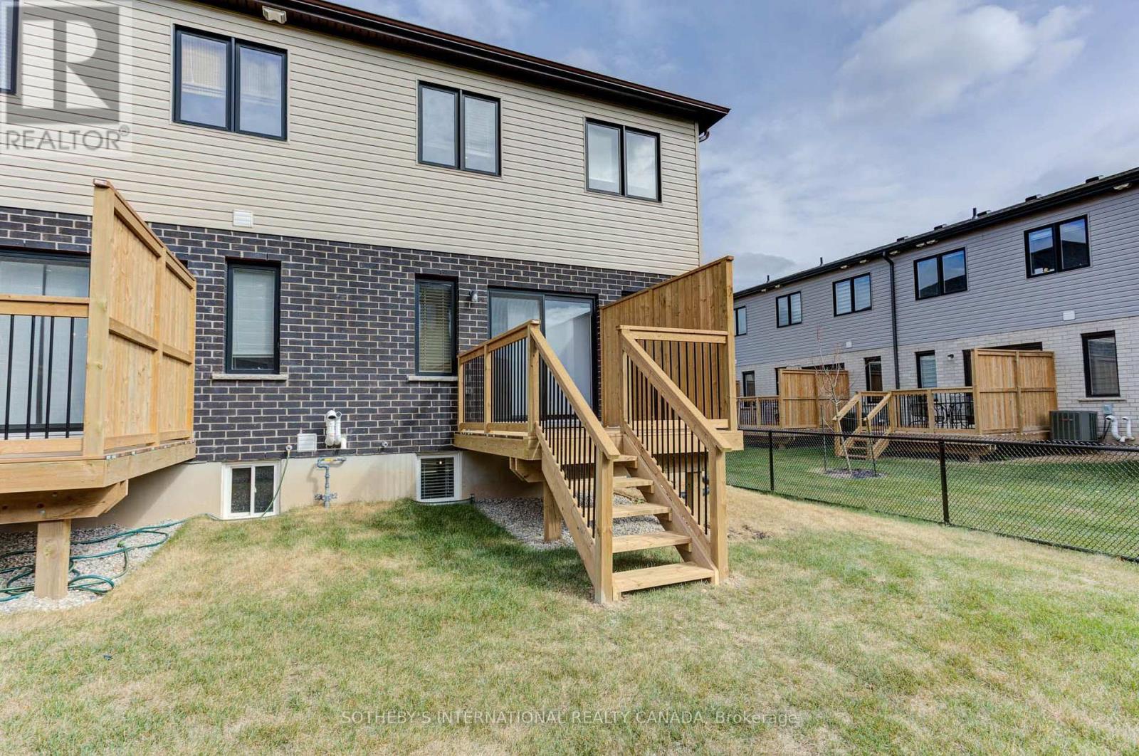 #79Q 72 BUR OAK COMMON - 32