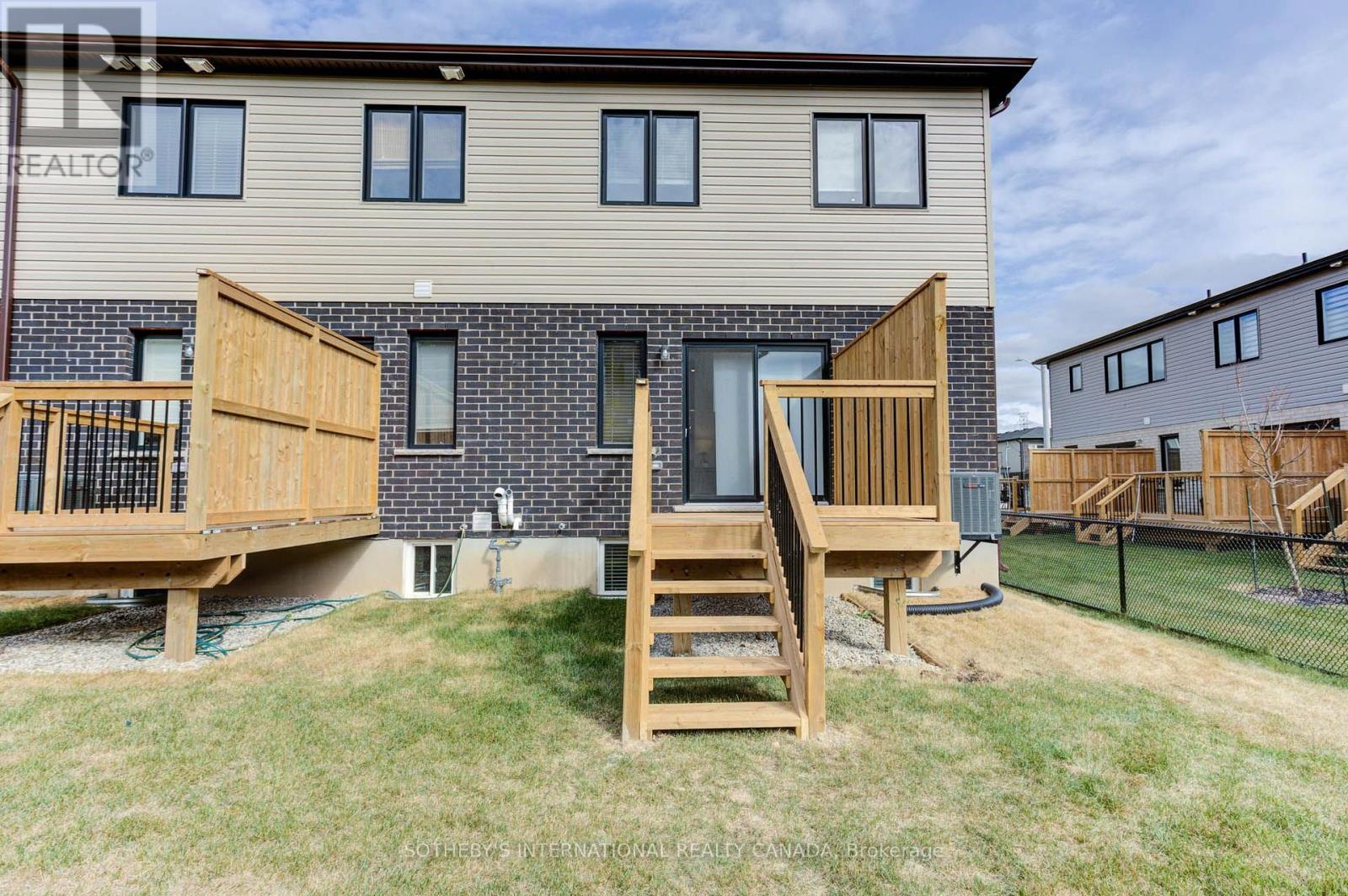 #79Q 72 BUR OAK COMMON - 33