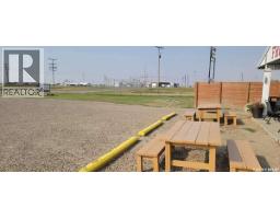 925 5th Avenue W, Shaunavon, SK S0N2M0 Photo 30