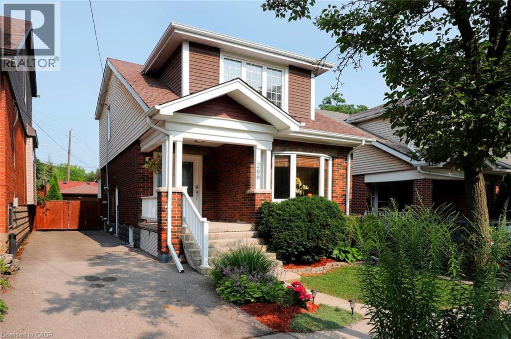 266 LONDON Street S - 1