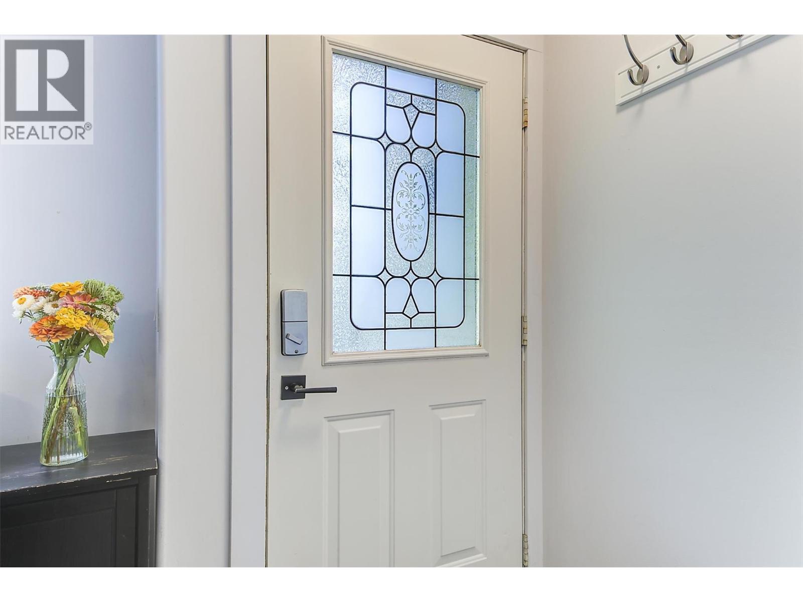 #113 1390 Dilworth Crescent - 6