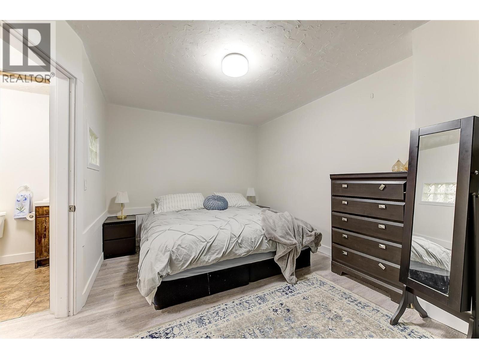 #113 1390 Dilworth Crescent - 24