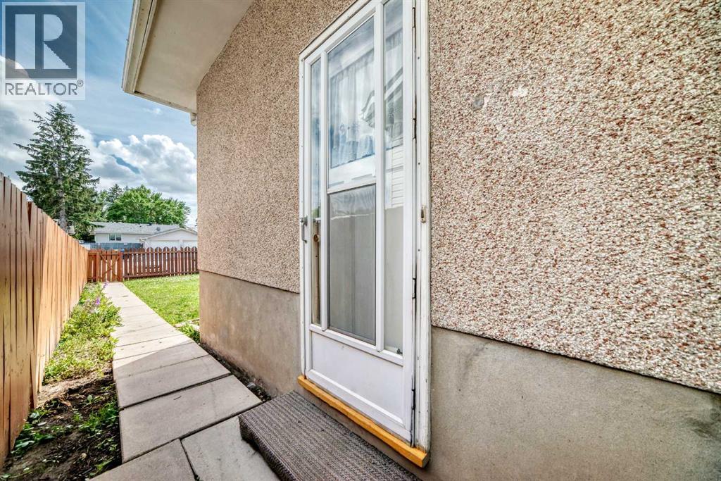 3238 32A Street SE - Image 28