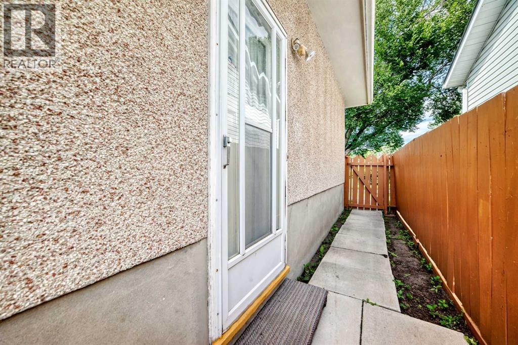 3238 32A Street SE - Image 29