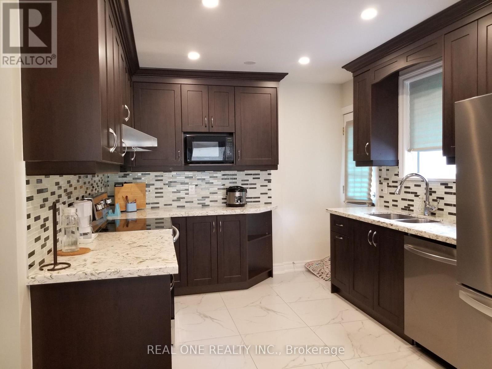 26 APPLEFIELD DRIVE - 21