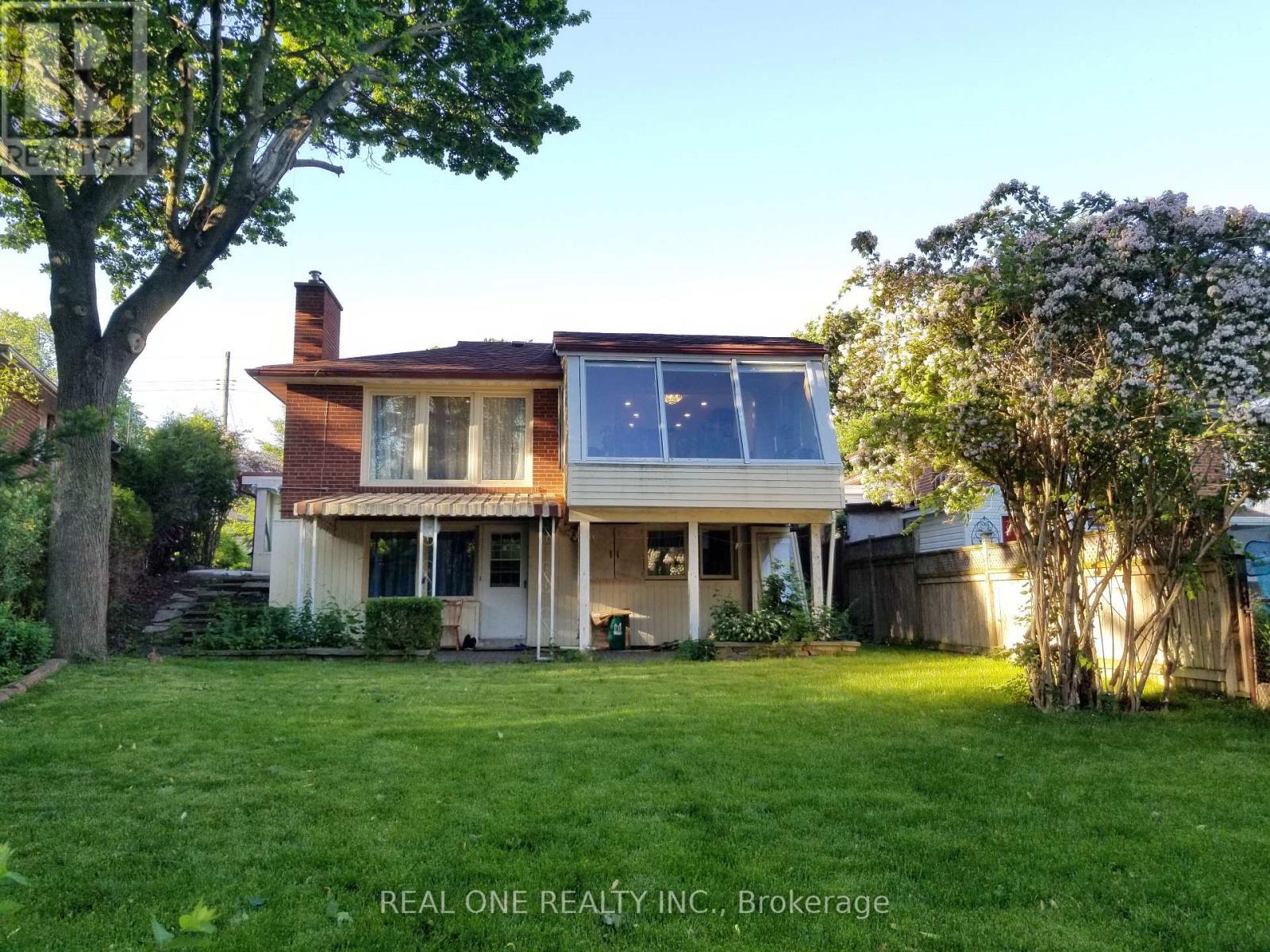 26 APPLEFIELD DRIVE - 4