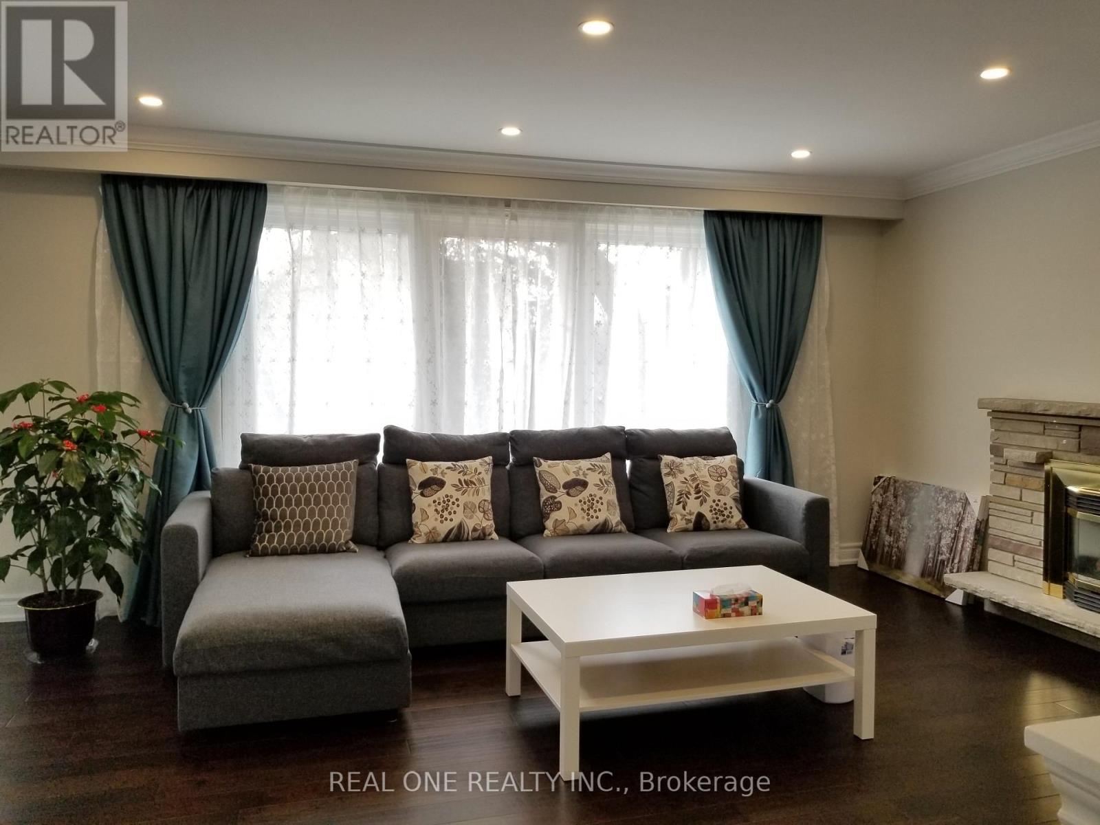 26 APPLEFIELD DRIVE - 9