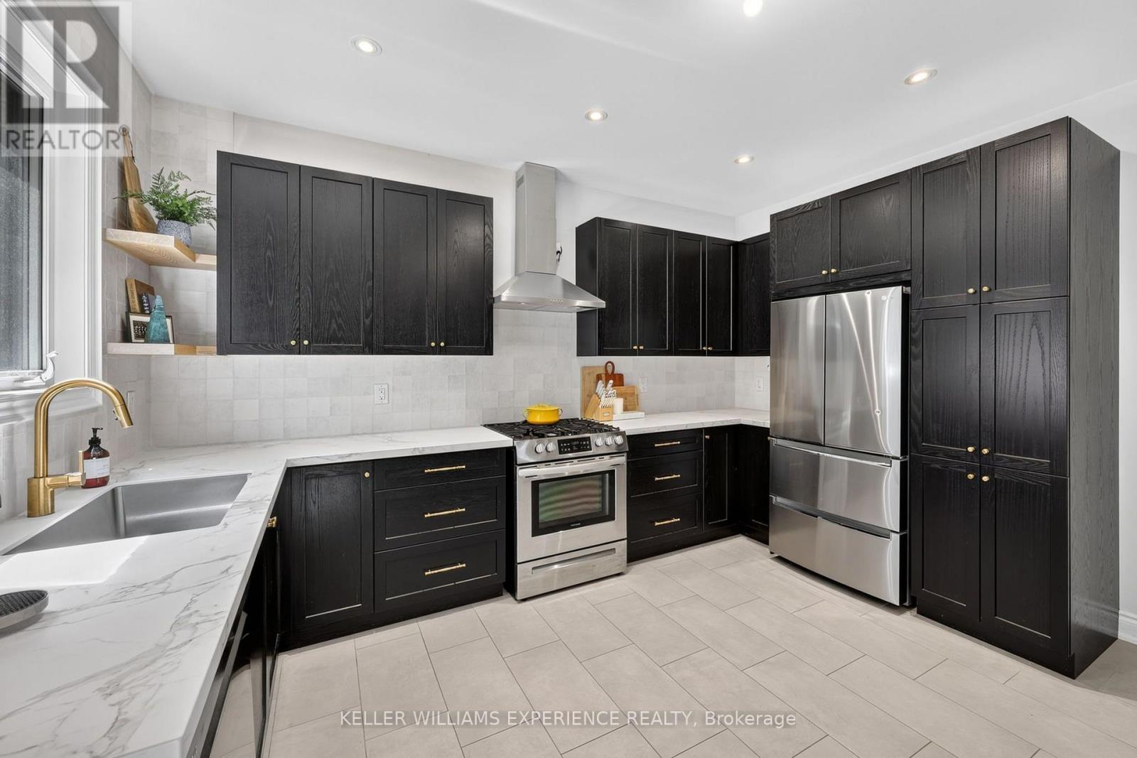 25 ATLANTIS DRIVE - Image 18