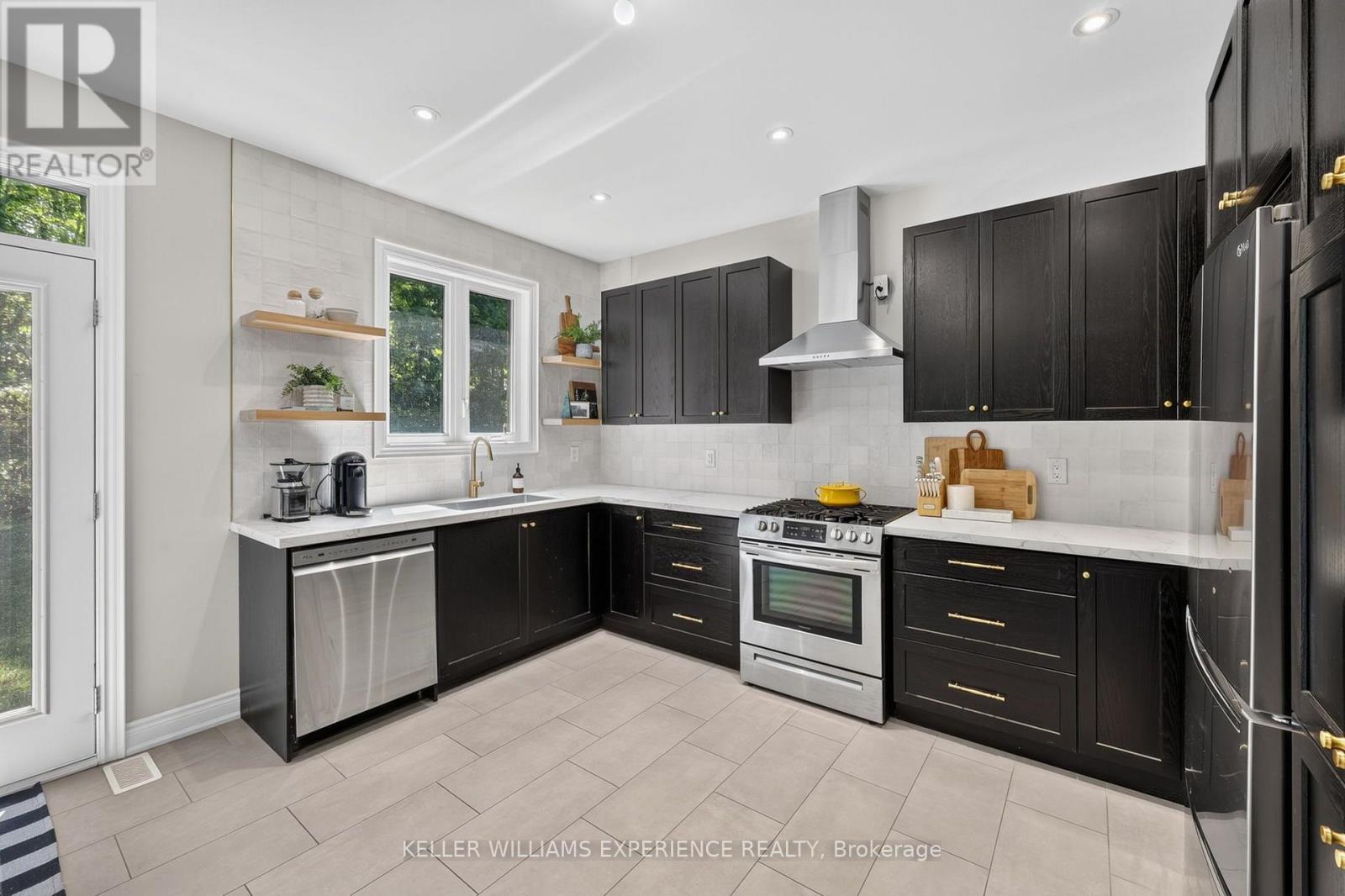 25 ATLANTIS DRIVE - Image 19