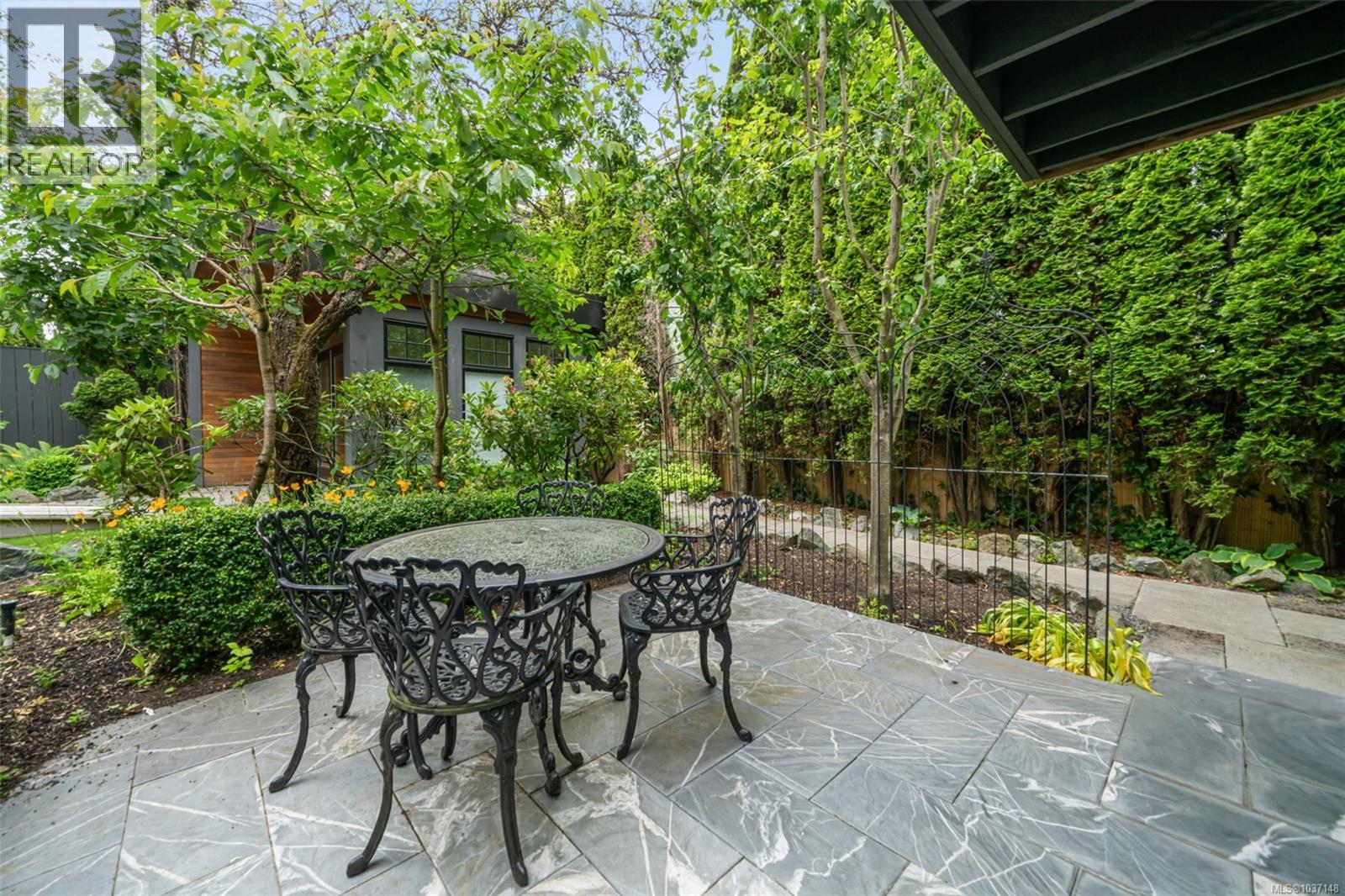 1145 Meares St - 40