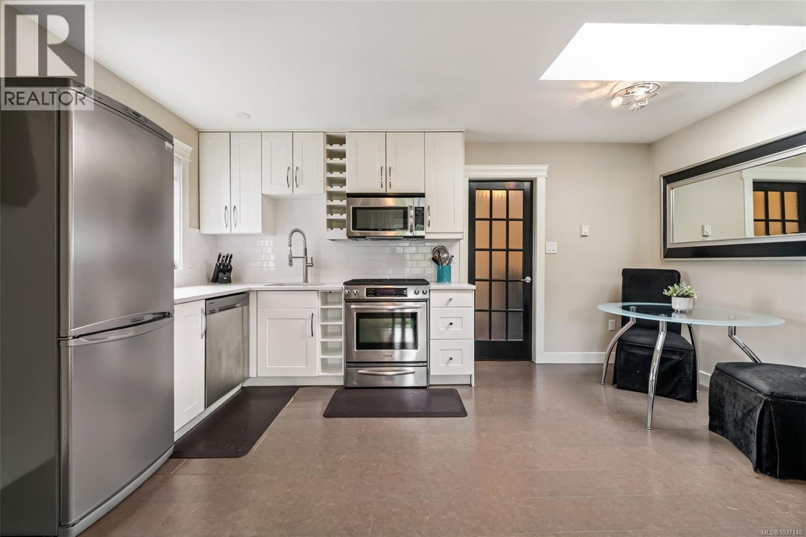 1145 Meares St - 41