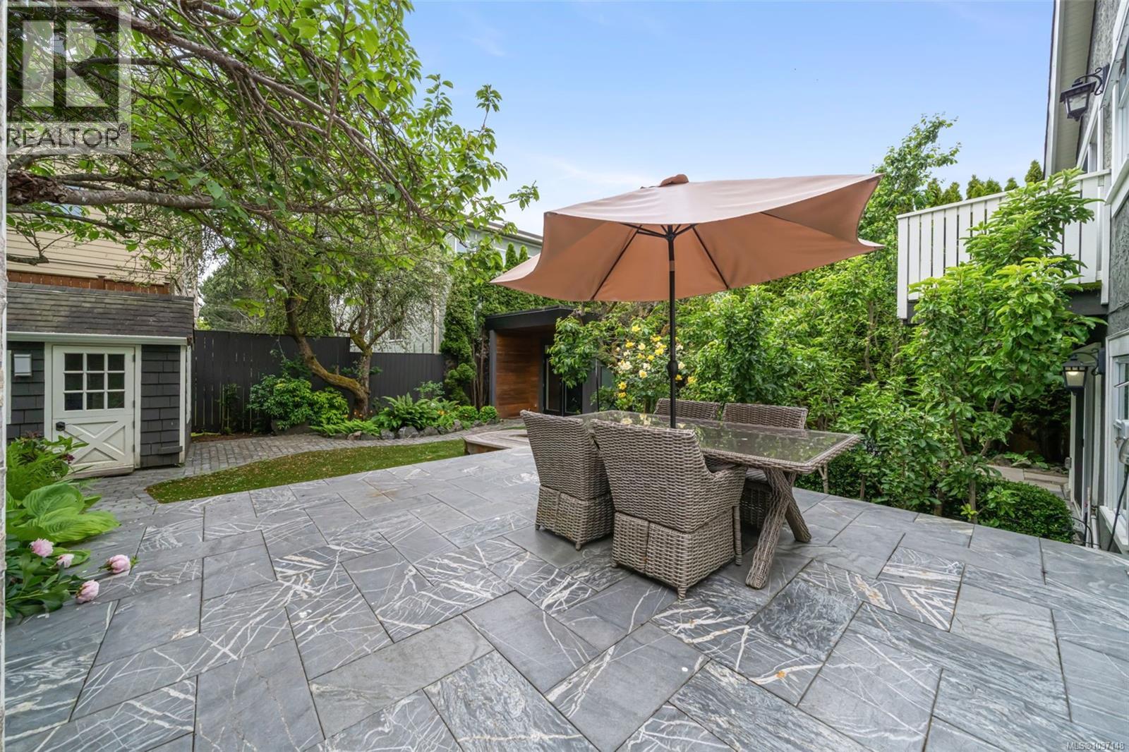 1145 Meares St - 55