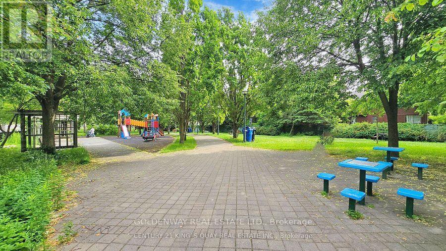 #402 18 PEMBERTON AVENUE - 24