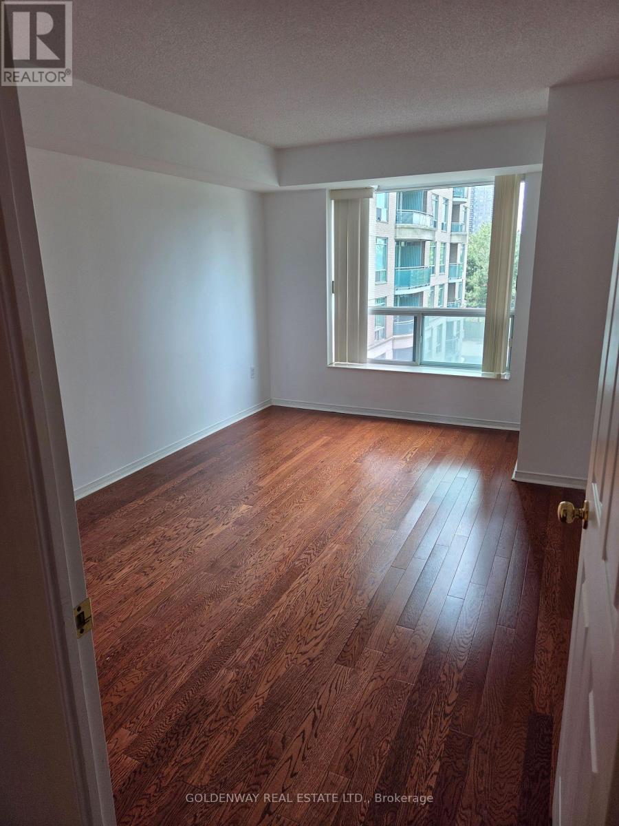 #402 18 PEMBERTON AVENUE - 12
