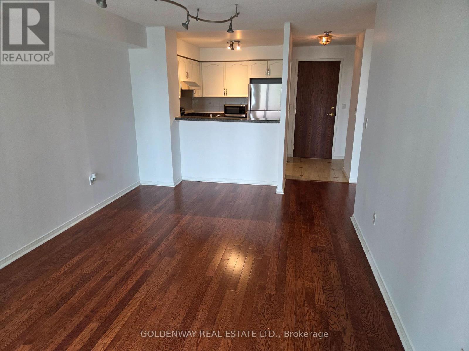 #402 18 PEMBERTON AVENUE - 8