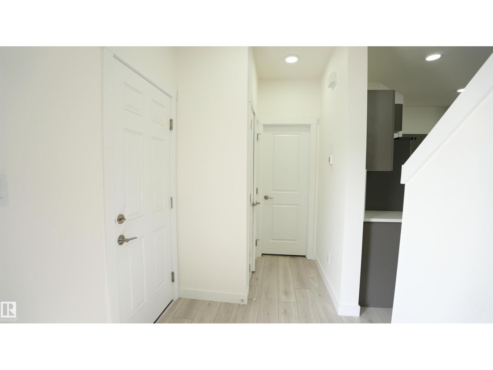#2 2710 66 ST SW - 17