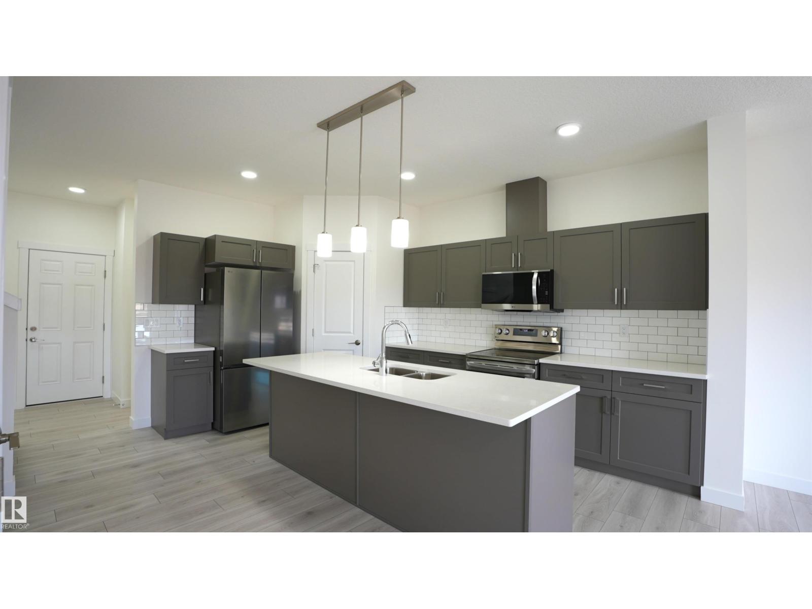 #2 2710 66 ST SW - 10
