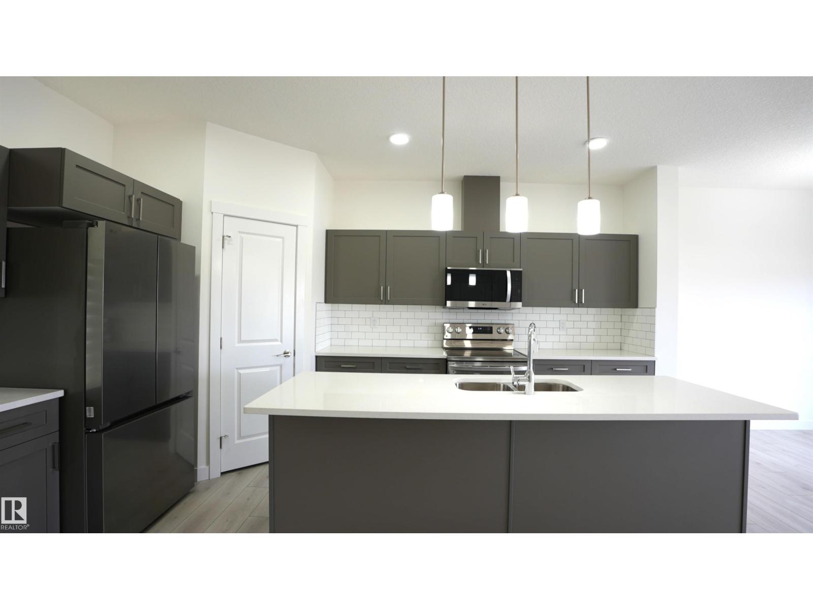 #2 2710 66 ST SW - 11