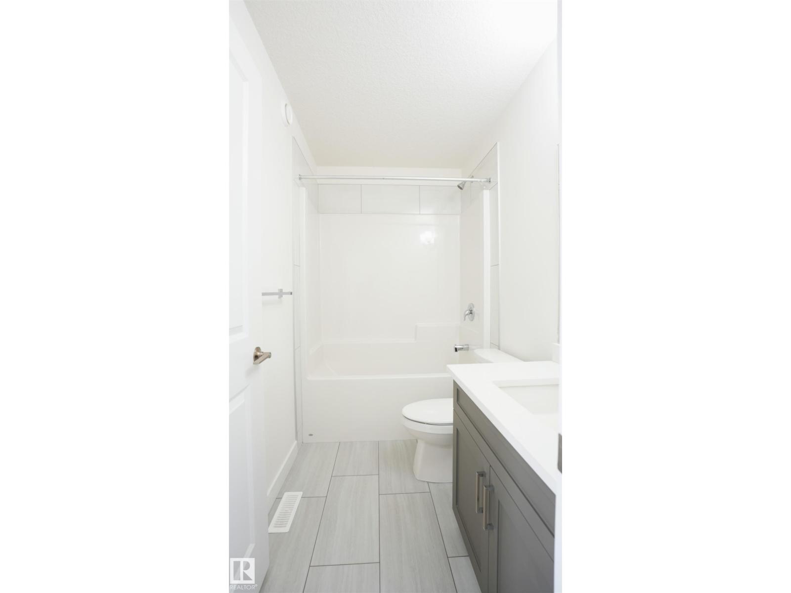 #2 2710 66 ST SW - 40