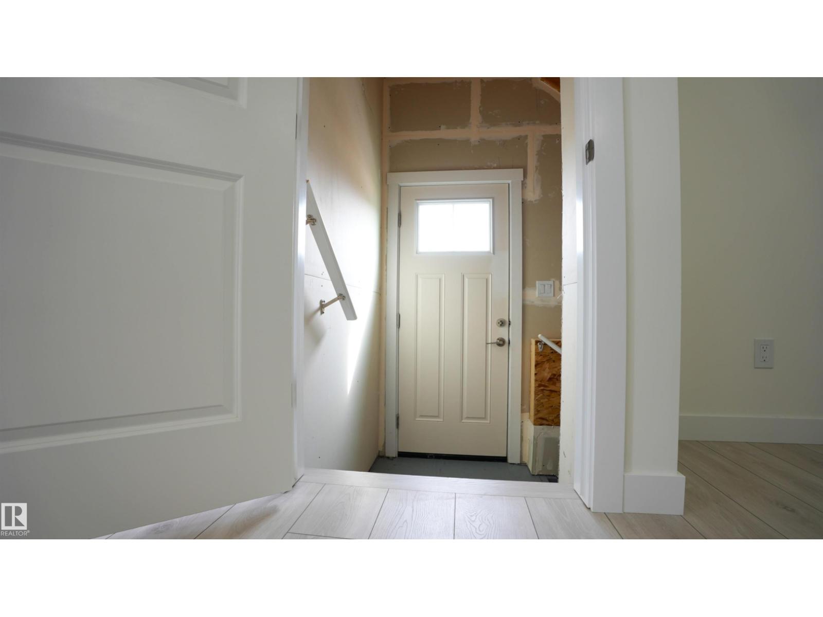 #2 2710 66 ST SW - 27