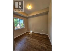 721 Dolph Street N Unit# 2, Cambridge, ON N2H5A1 Photo 14
